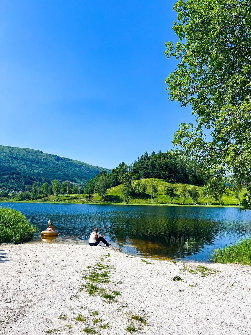 Beautiful sceenery at the lake at Solneset Gård outside Bergen, Norway
