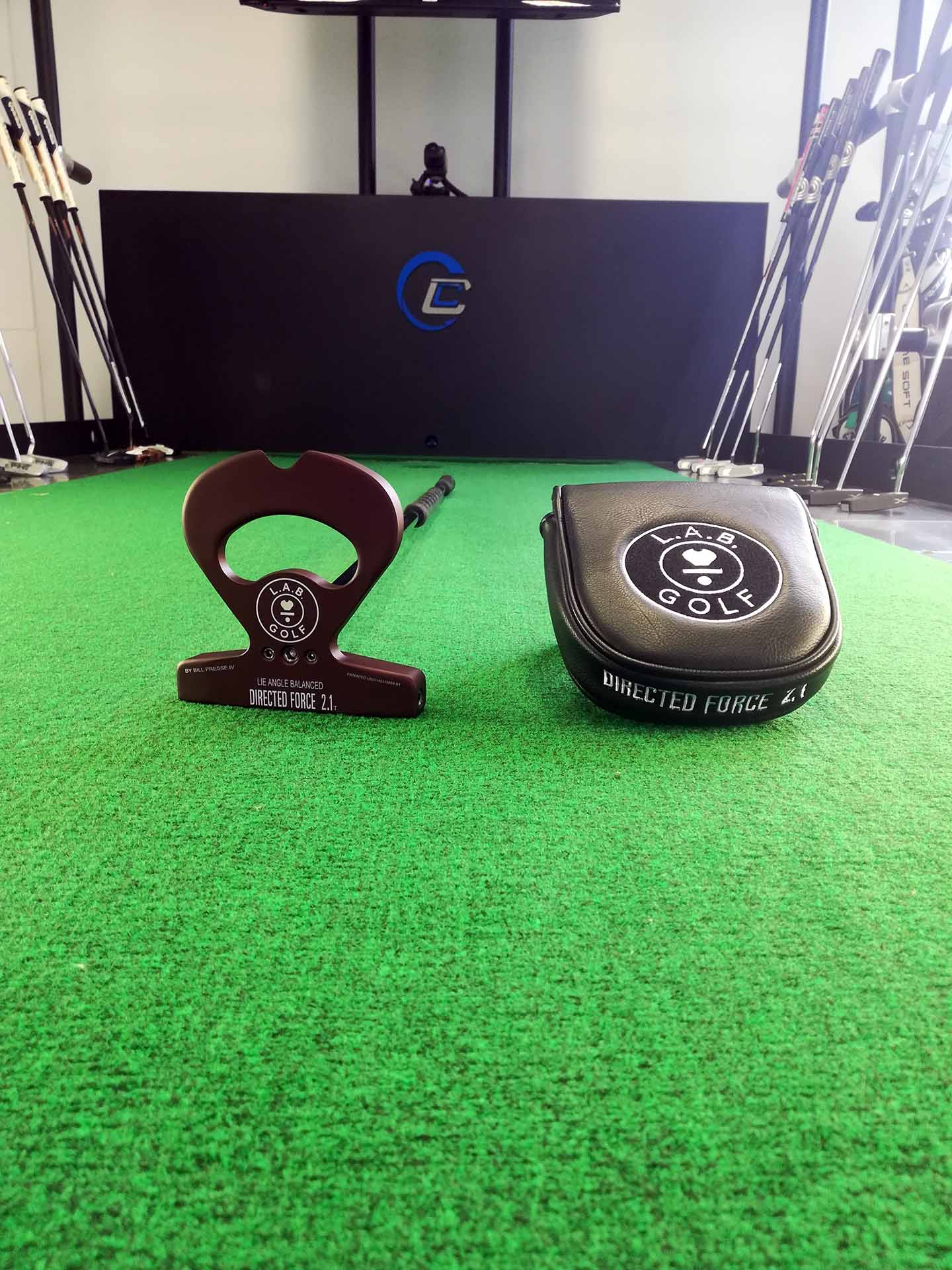 Cool Clubs Australia L.A.B Gold Directed Force 2.1 Broomstick Putter