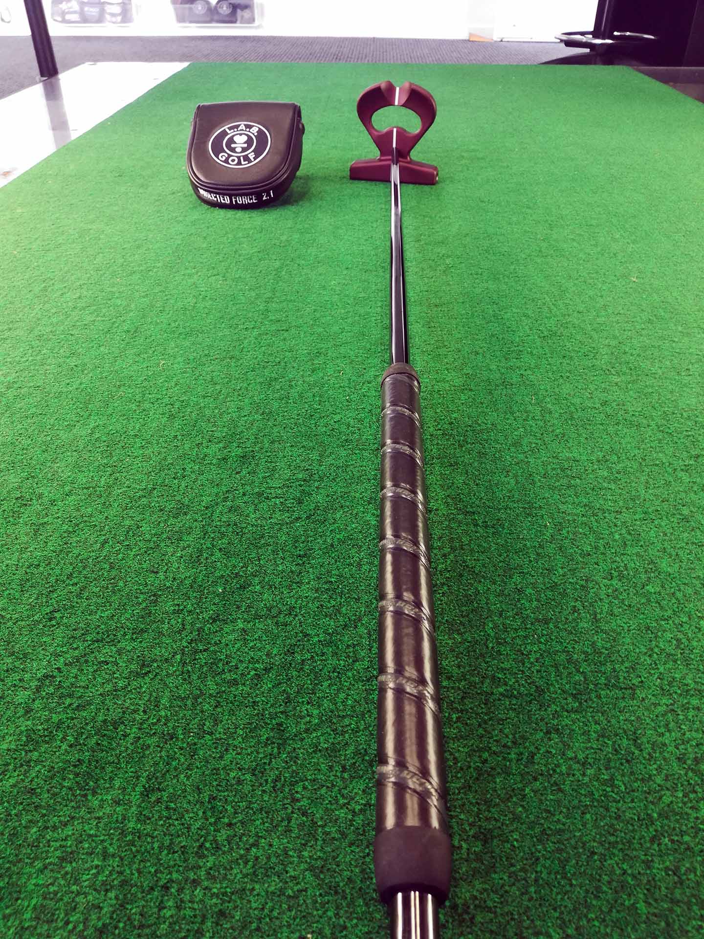 Cool Clubs Australia L.A.B Gold Directed Force 2.1 Broomstick Putter