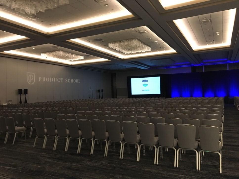 7 Stylish Conference Table Setup Ideas for Coworking Spaces