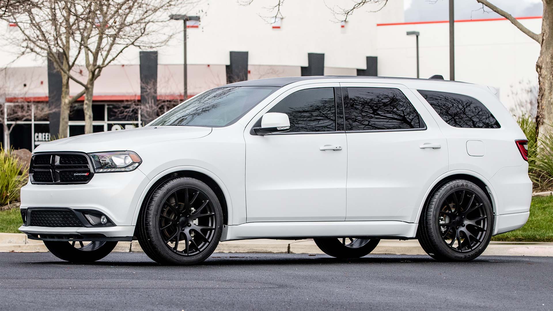2017 Dodge Durango Satin Flip Ghost Pearl Paint Wraps Palmer Signs Inc.