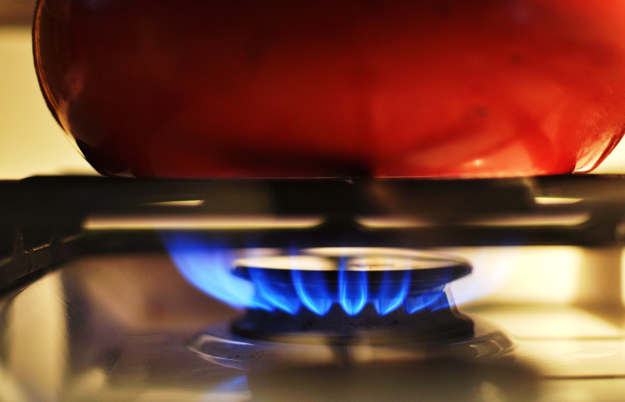 Pot heating on a gas stove