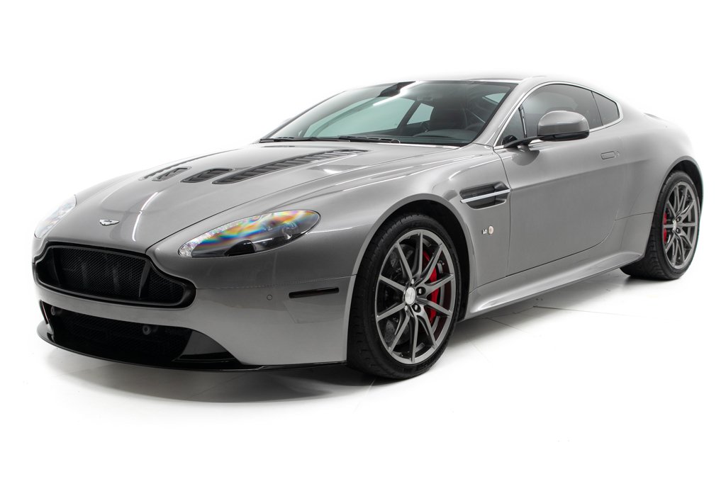 Passenger side photo of 2015 Aston Martin v12-vantage