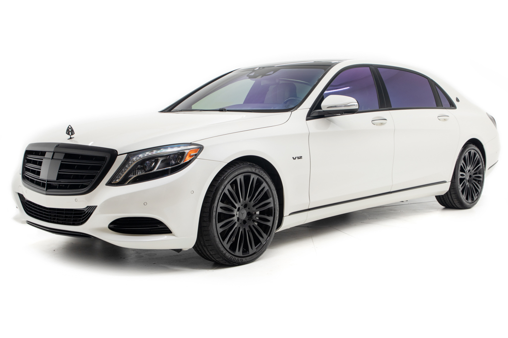 Passenger side photo of 2016 Mercedes-Benz s600-maybach