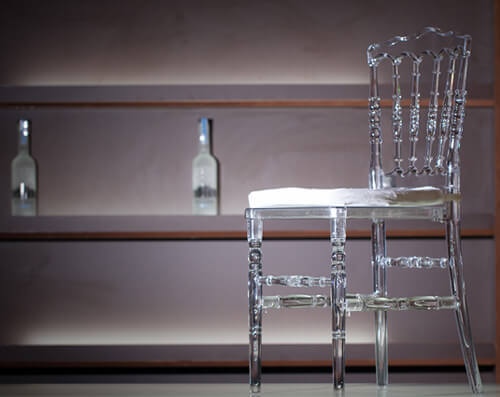 decoração com cadeira dior cristal