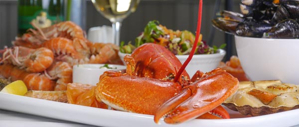 A la carte seafood platters at The Pierhouse