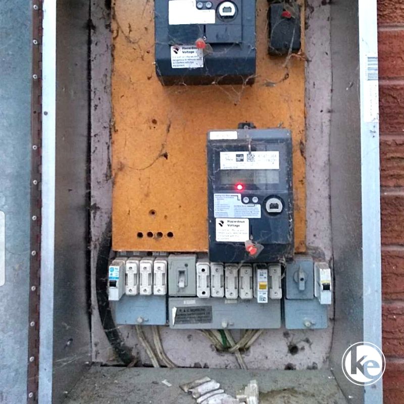 Asbestos behind an old fuse switchboard