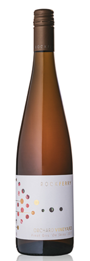 This full bodied Pinot Gris has a concentrated palate with stong flavours of peach and spice. A touch of tannin comes in leaving this wine with a serious finish but packed with personality. 