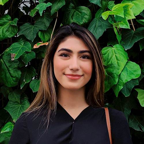 Anoosha Sajjad headshot