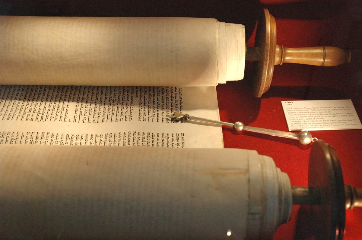 Is the Torah a Pentateuch or Hexateuch?