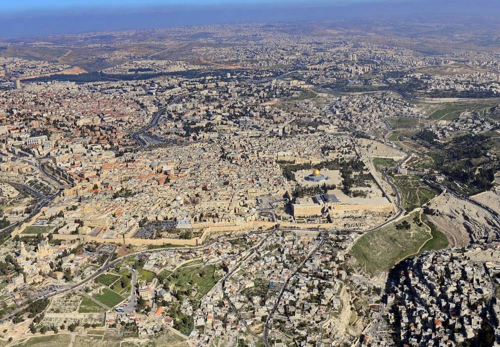 Deuteronomy: Religious Centralization or Decentralization?