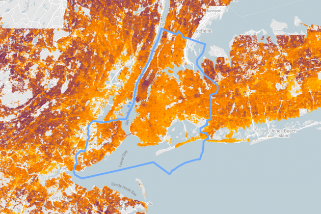 The project Sunroof calculates the solar potential of a city’s roofs. The lighter the color, the more electricity can be produced. In New York, for example, it is often cloudy.