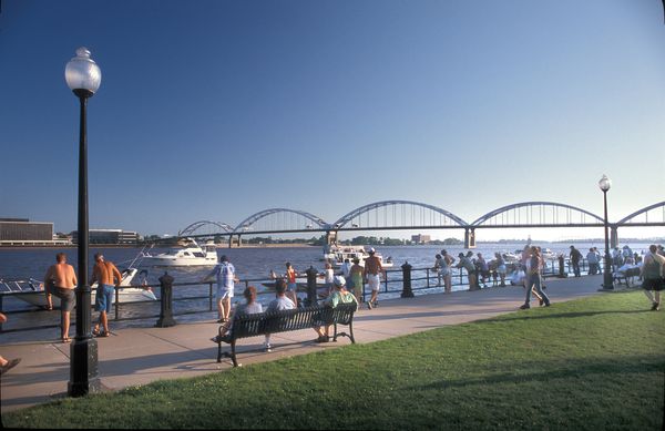 Davenport's unwalled riverfront is dominated by parks that absorb Mississippi River floodwater. (Photo courtesy of Visit Quad Cities)