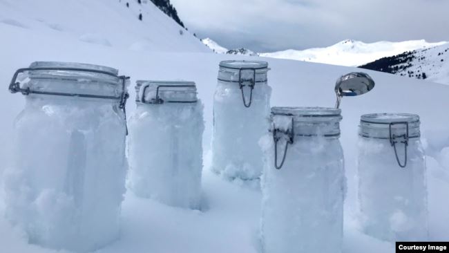 The snow samples from Tschuggen, Switzerland, are locked and ready for transport to Davos. (Photo: Kajetan Deja)