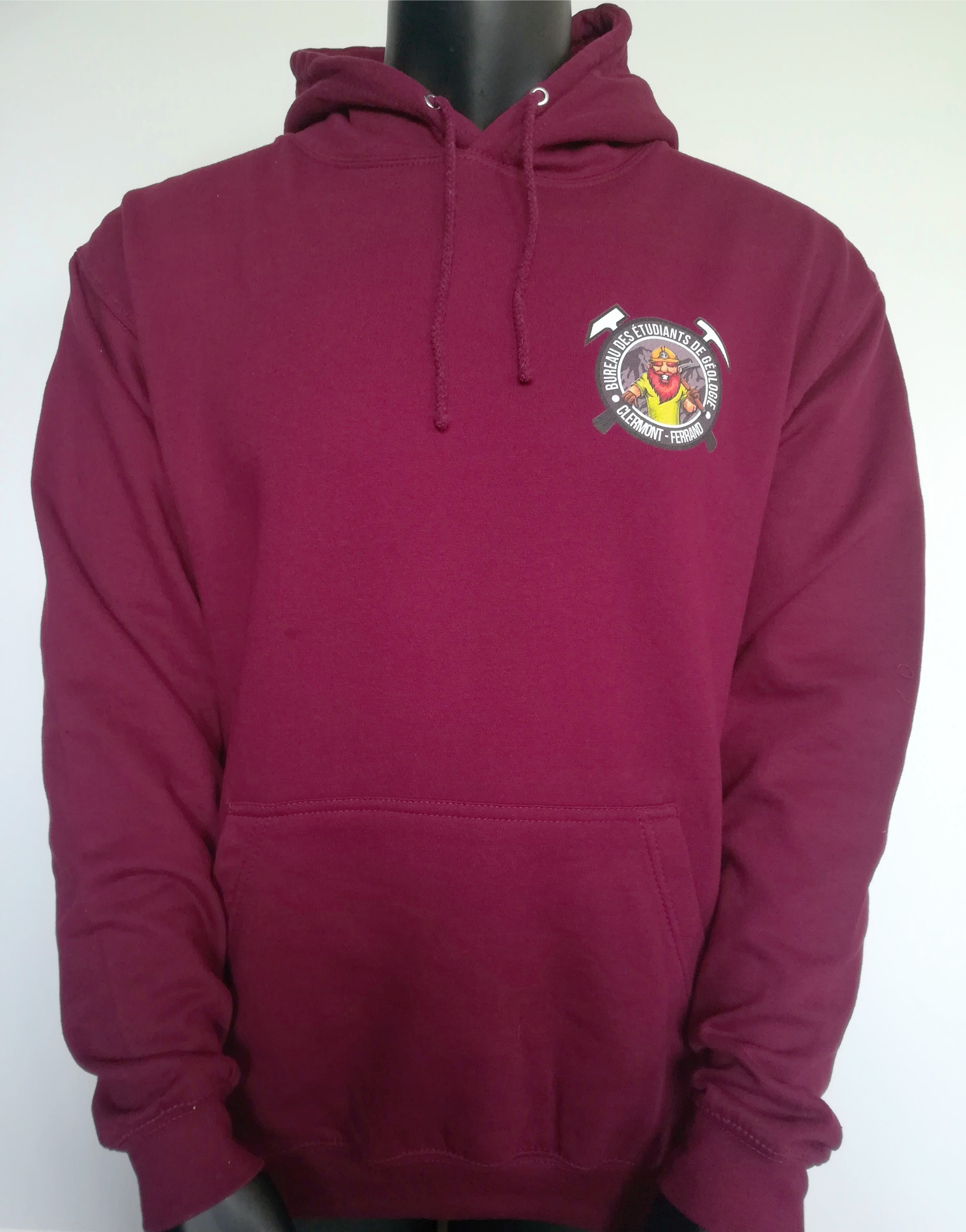 Sweat capuche bordeaux en coton avec impression digitale coeur.