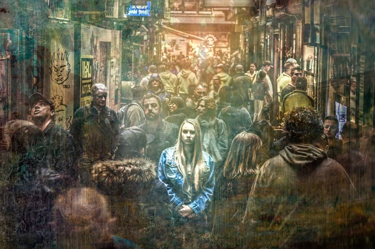 Picture girl in crowd