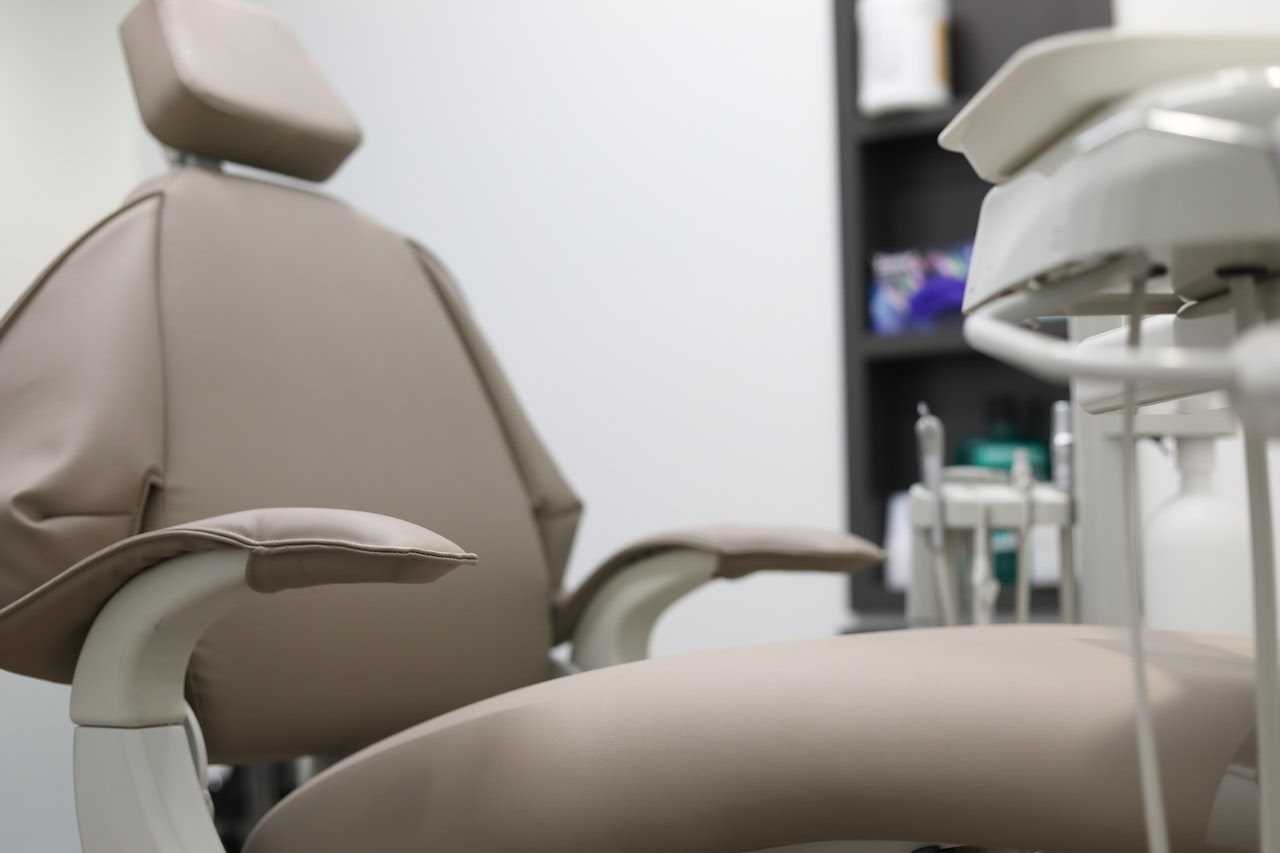 Reclining medical chair