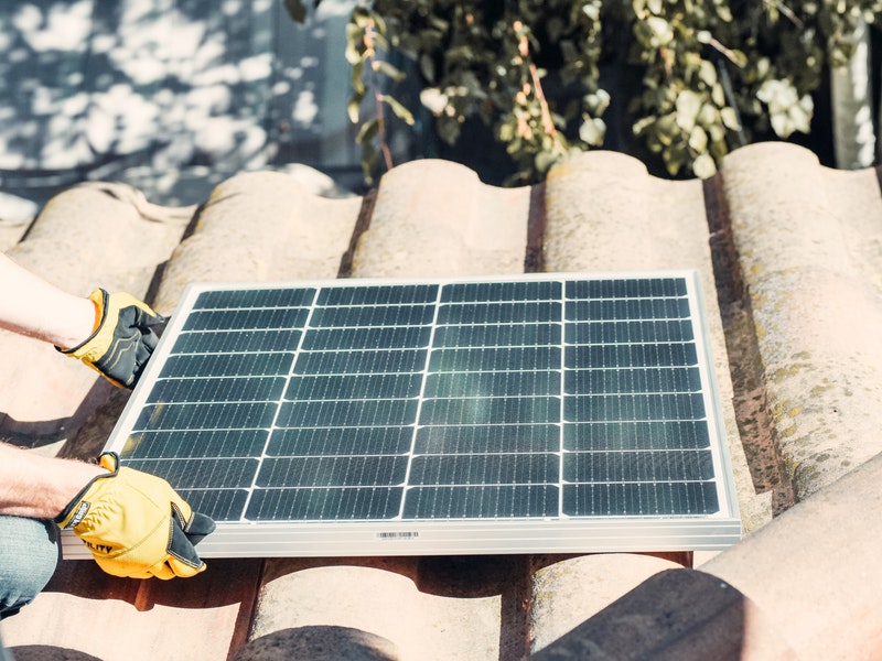 The Pros and Cons of Solar Panels: What You Need to Know