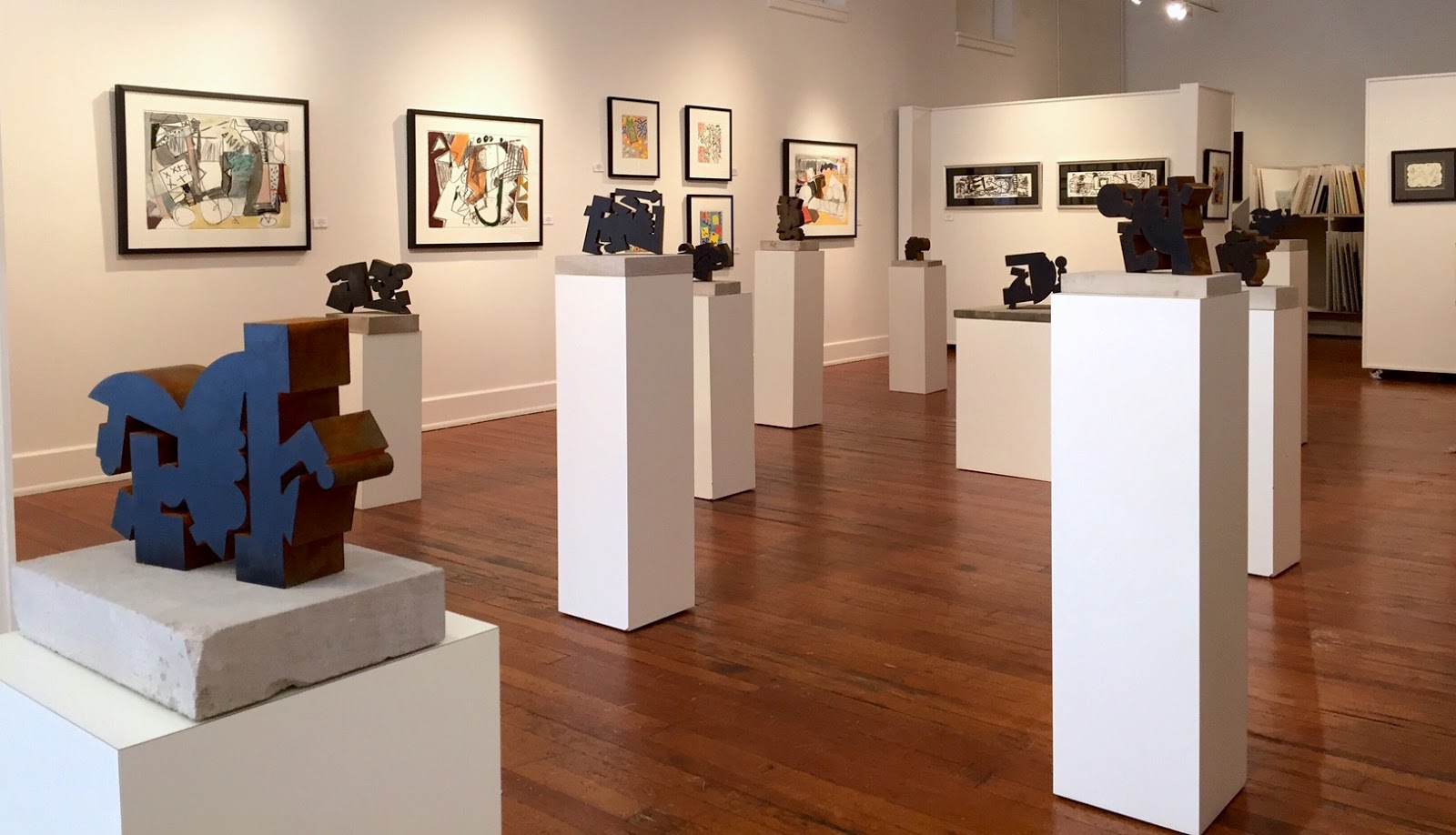 Art Gallery in short north