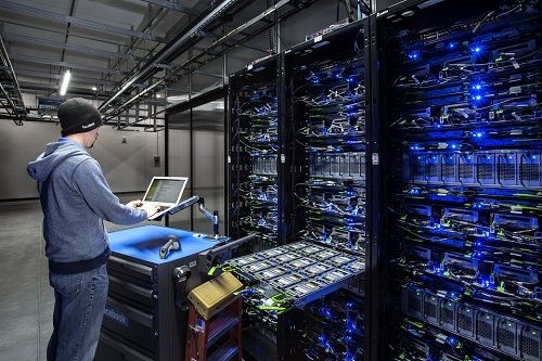 Doanh nghiệp nên thuê chỗ đặt server