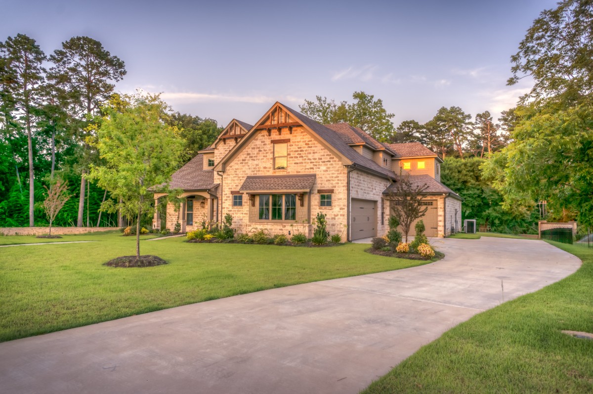 lawn villa mansion house building home suburb cottage backyard facade property exterior luxury farmhouse estate yard manor house real estate residential area