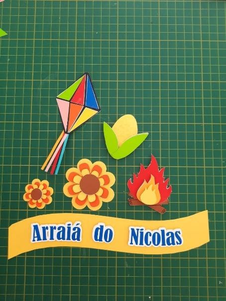 Uma imagem contendo verde, mesa, quartoDescrição gerada automaticamente