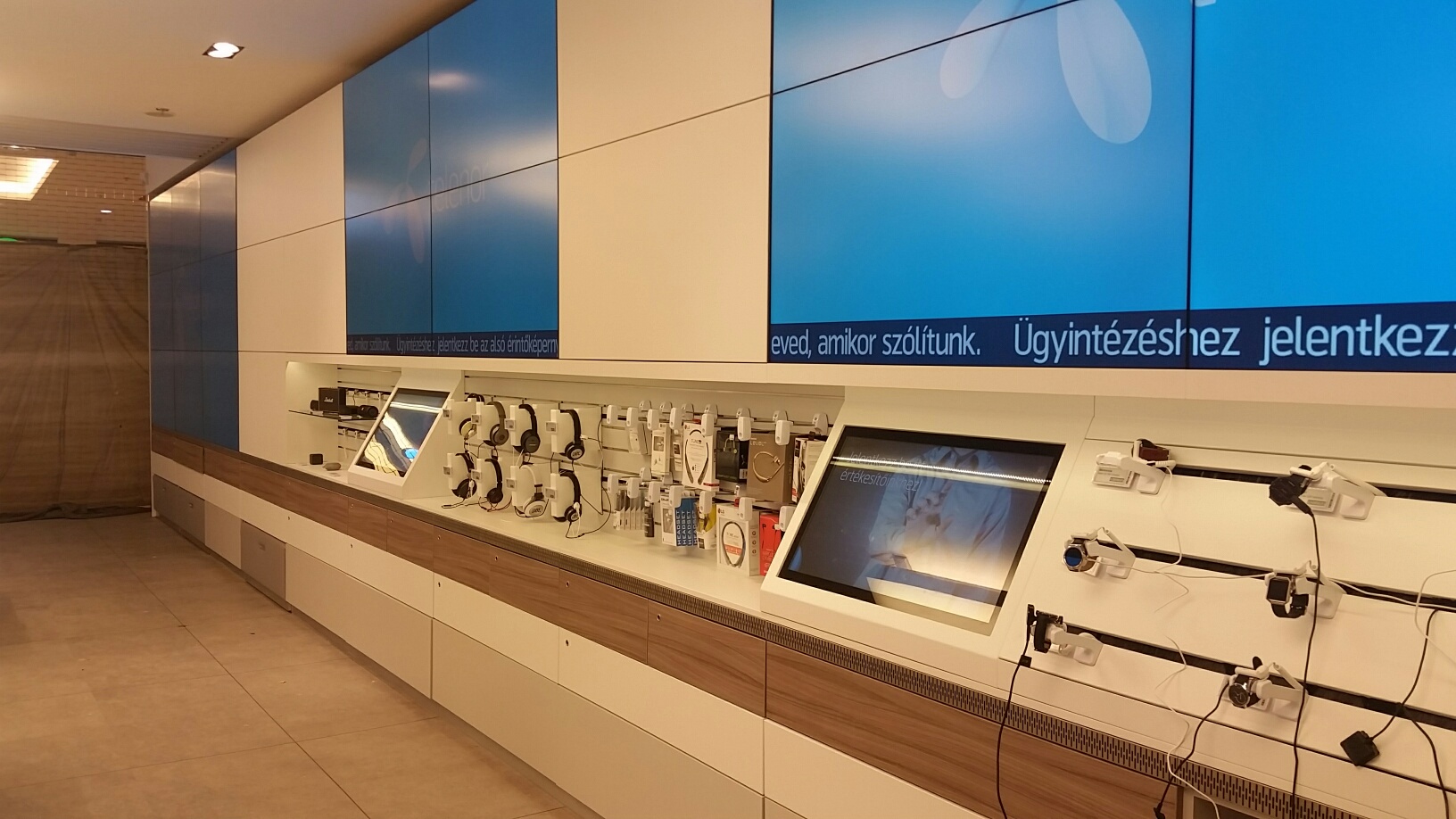 DIY In-store Interactive Kiosks using Intuiface