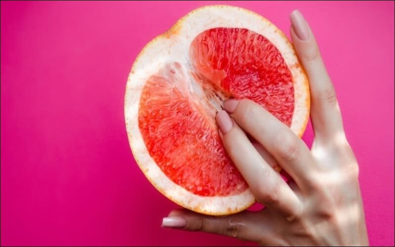 Cô bé quá khít do nhiều nguyên nhân khác nhau gây ra