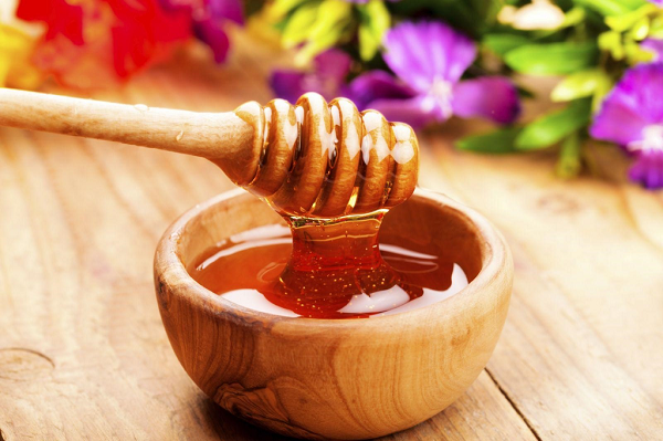 Sử dụng mật ong đúng cách giúp nuôi dưỡng làn da khỏe mạnh