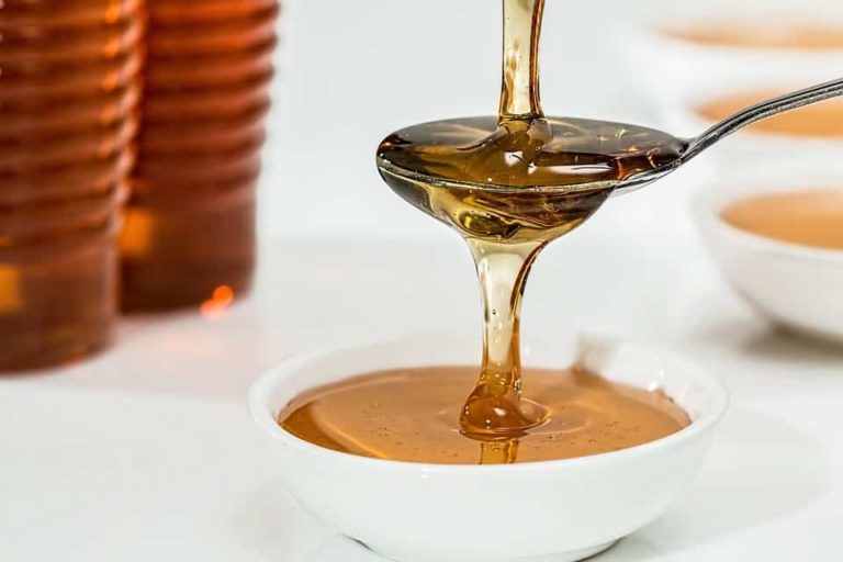 Nên bảo quản mật ong trong chai thủy tinh là tốt nhất