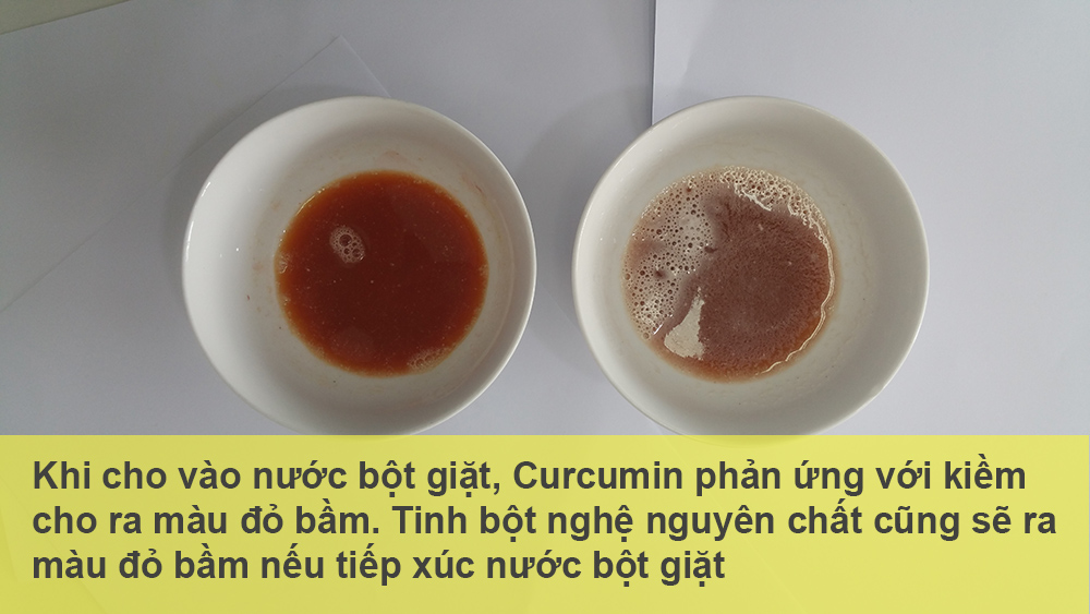 Tinh bột nghệ nguyên chất cho ra màu đỏ bầm khi cho vào nước bột giặt