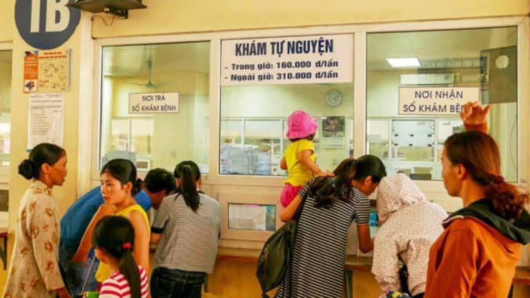 Khám tại khu Tự nguyện B và C