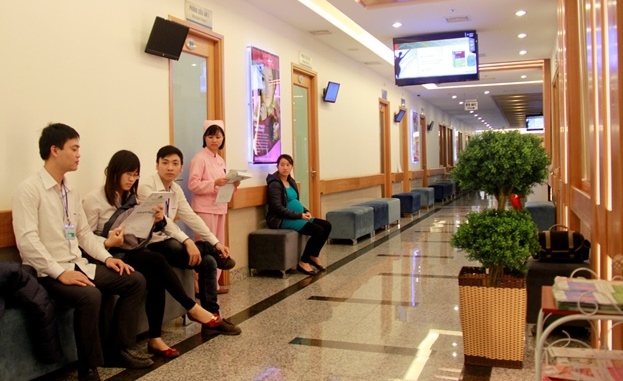 Sảnh chở tại Bệnh viện Hồng Ngọc