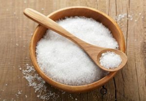 Trị ngứa vùng kín bằng nước muối
