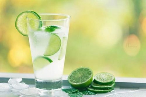 Nước chanh - Thức uống người bị gout nên dùng