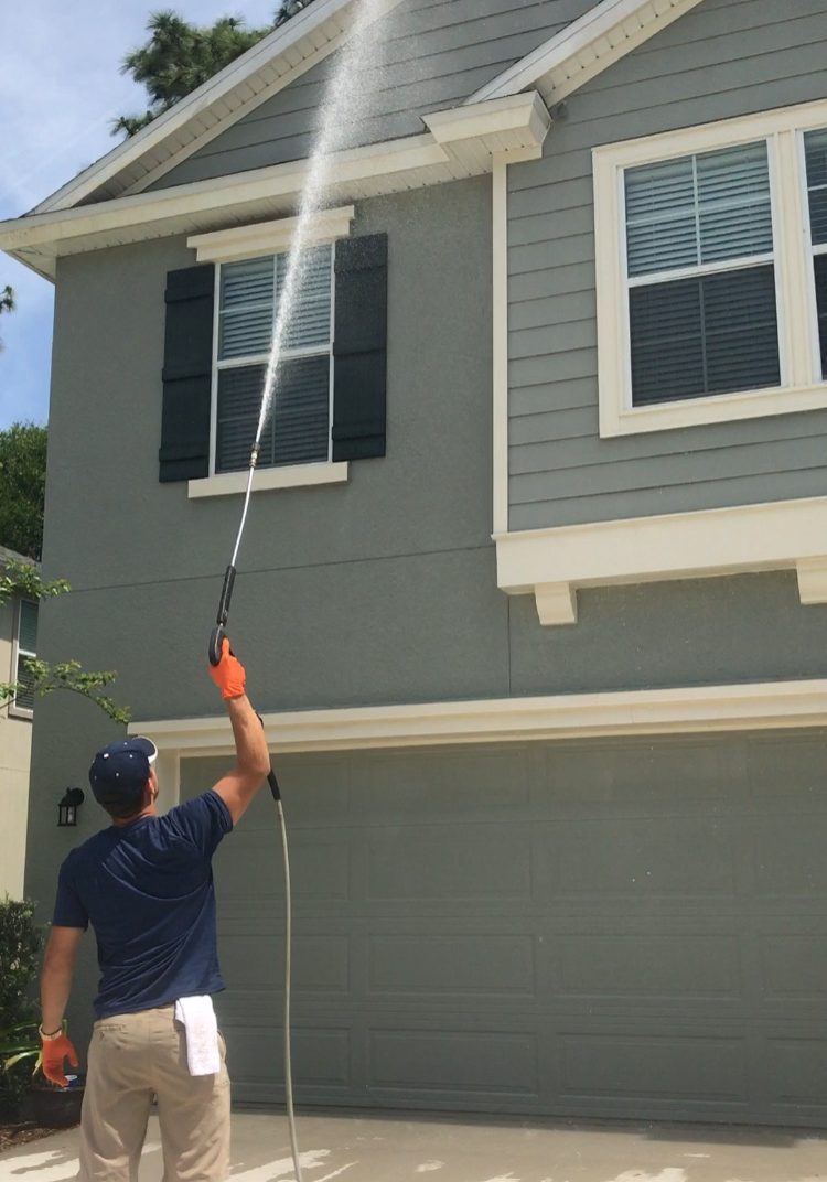 Pressure washing home in Jacksonville, FL