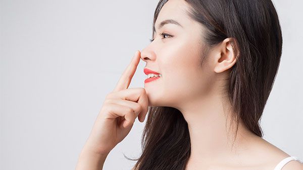 Nâng mũi về già có sao không