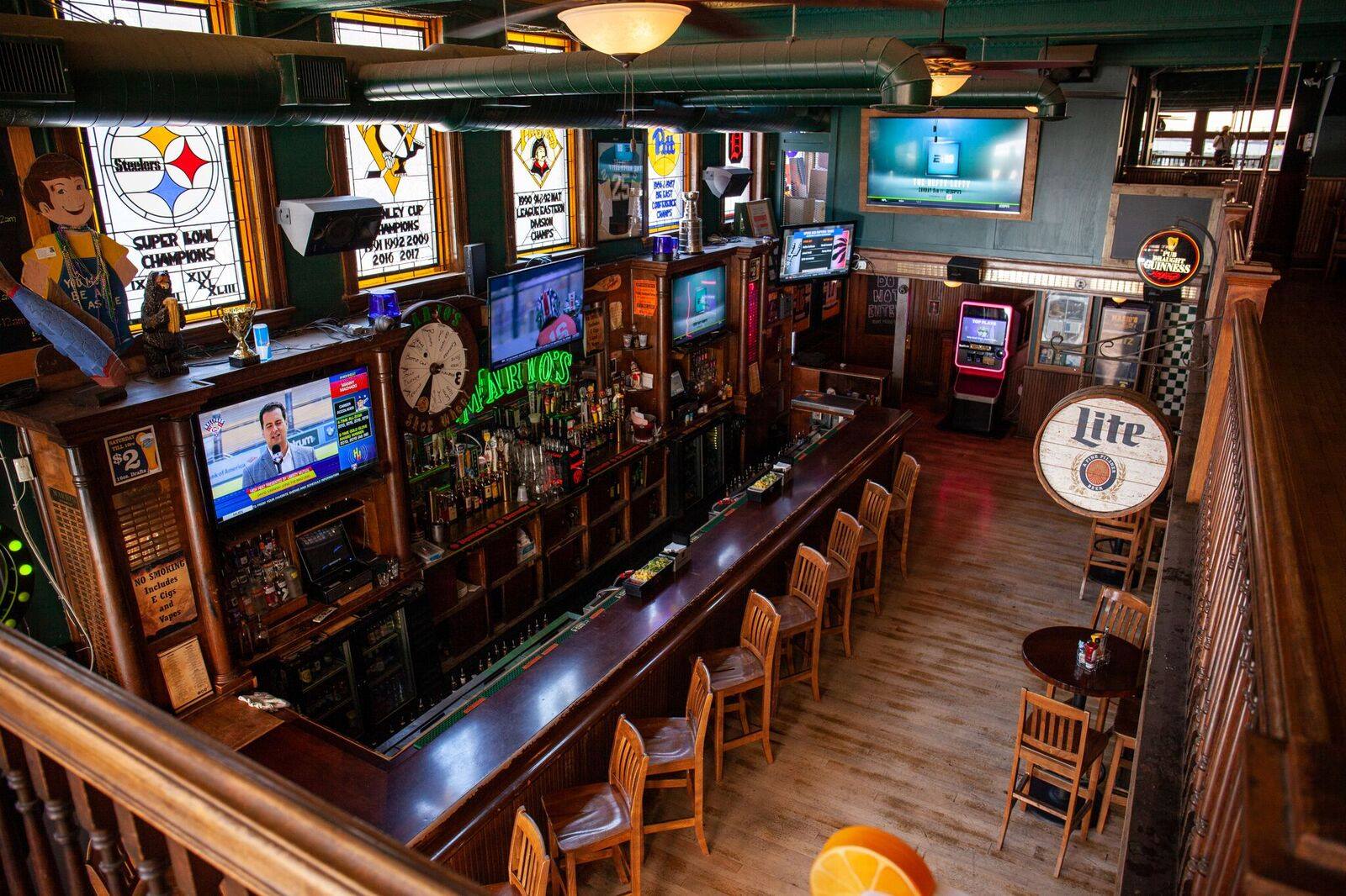 The Best Bars in Pittsburgh to Catch the Penguins Game