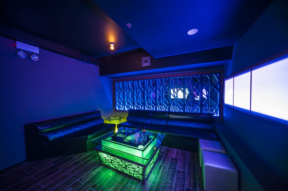 15 Karaoke Bars in Chicago to Hit Up for an Night