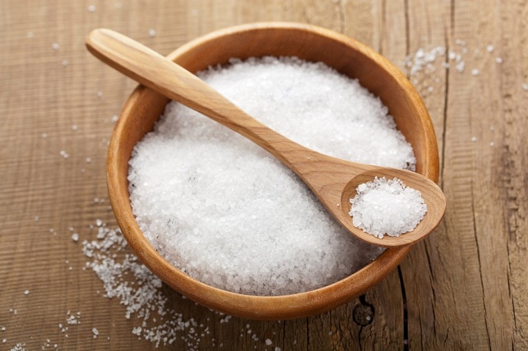 tắm nước muối trị ghẻ nước