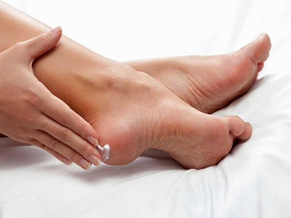 Kem dưỡng ẩm hỗ trợ trị lác đồng tiền