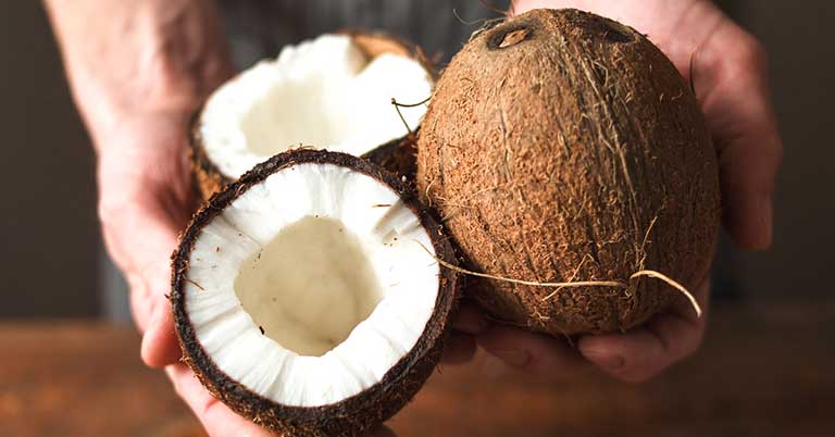 dầu dừa trị lác đồng tiền
