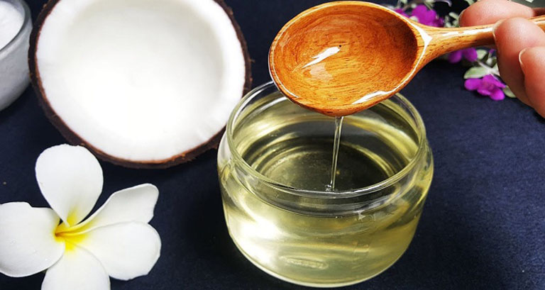 Chữa hắc lào bằng dầu dừa