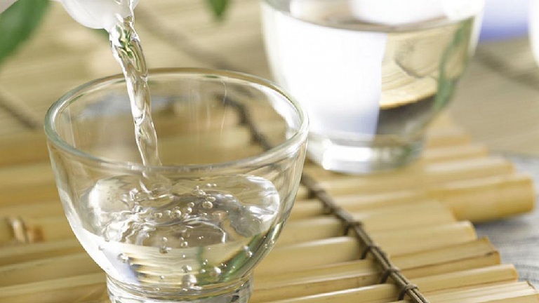 Trị hắc lào bằng cồn và Rượu