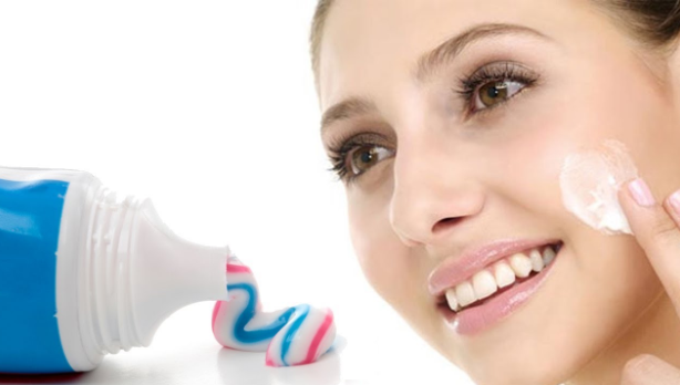 Trị hắc lào bằng Kem đánh răng & nước cốt chanh