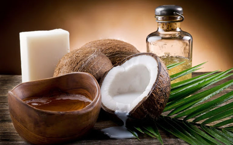 Dầu dừa và dầu Jojoba trị gàu