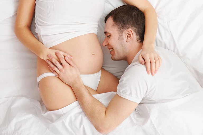 quan hệ khi mang thai có được xuất vào trong