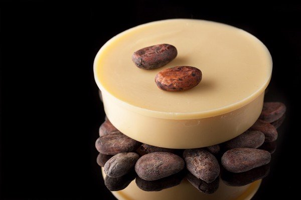Trị chàm bằng bơ cacao nguyên chất