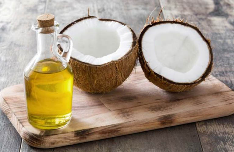 Sử dụng dầu dừa trị chàm ướt