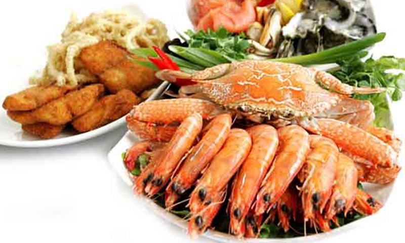 bé bị chàm sữa kiêng đồ tanh